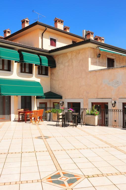 Domus Romanae In Centro Storico Peschiera del Garda Exterior photo